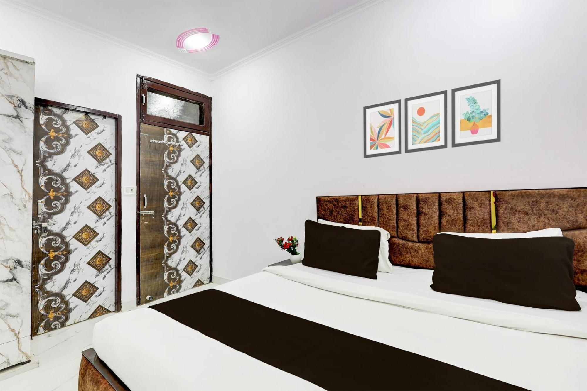 Hotel The Arrow Near Paschim Vihar 델리 외부 사진