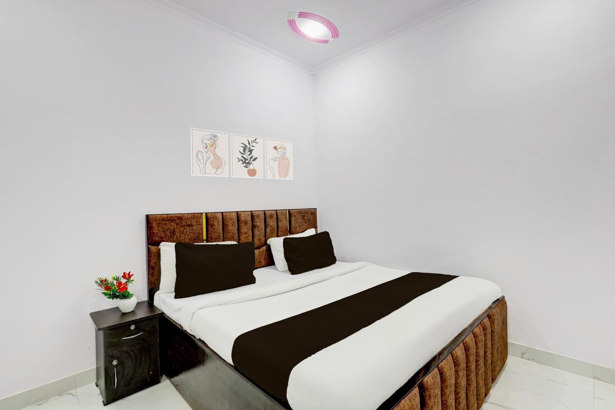 Hotel The Arrow Near Paschim Vihar 델리 외부 사진