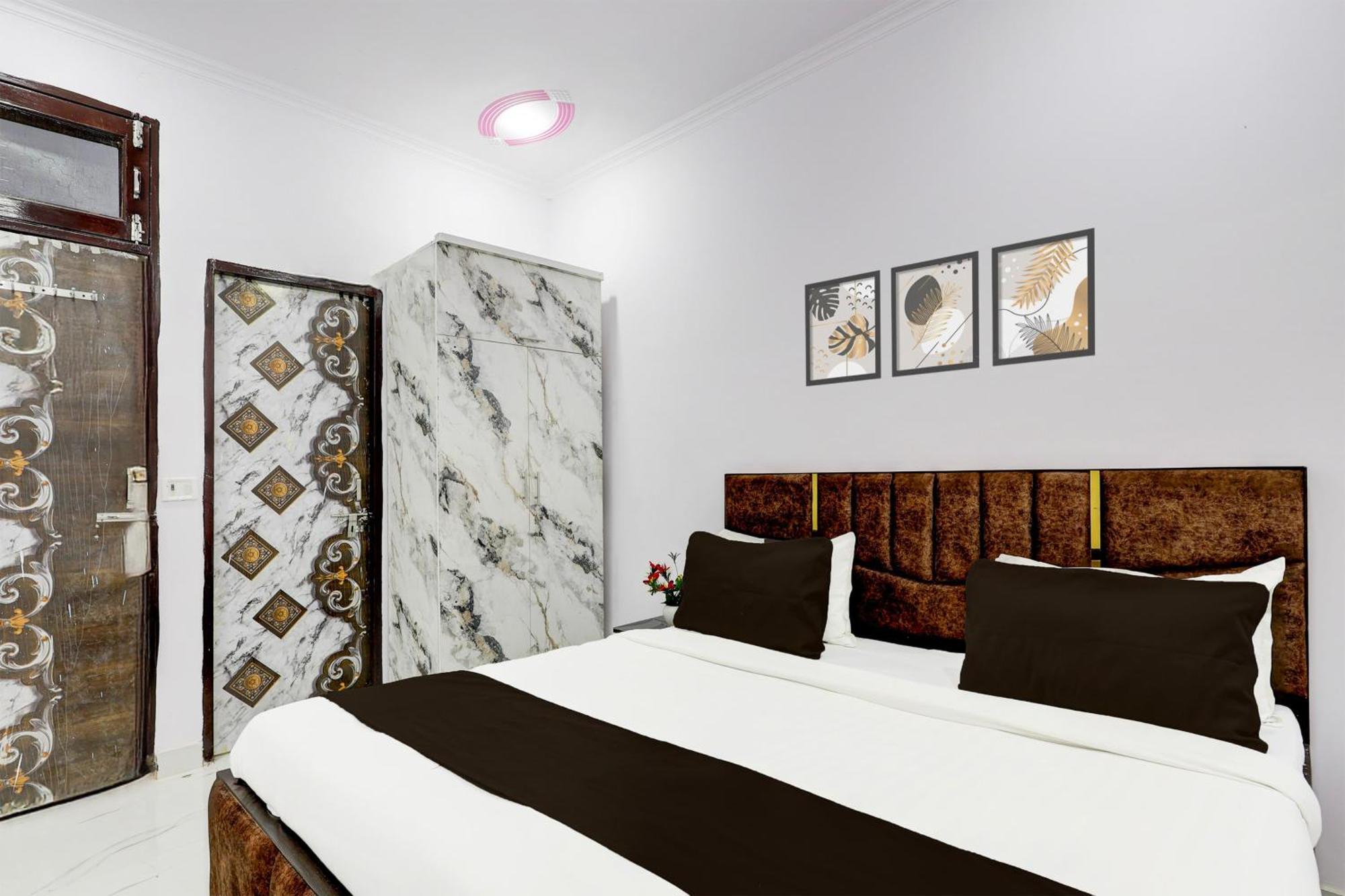 Hotel The Arrow Near Paschim Vihar 델리 외부 사진