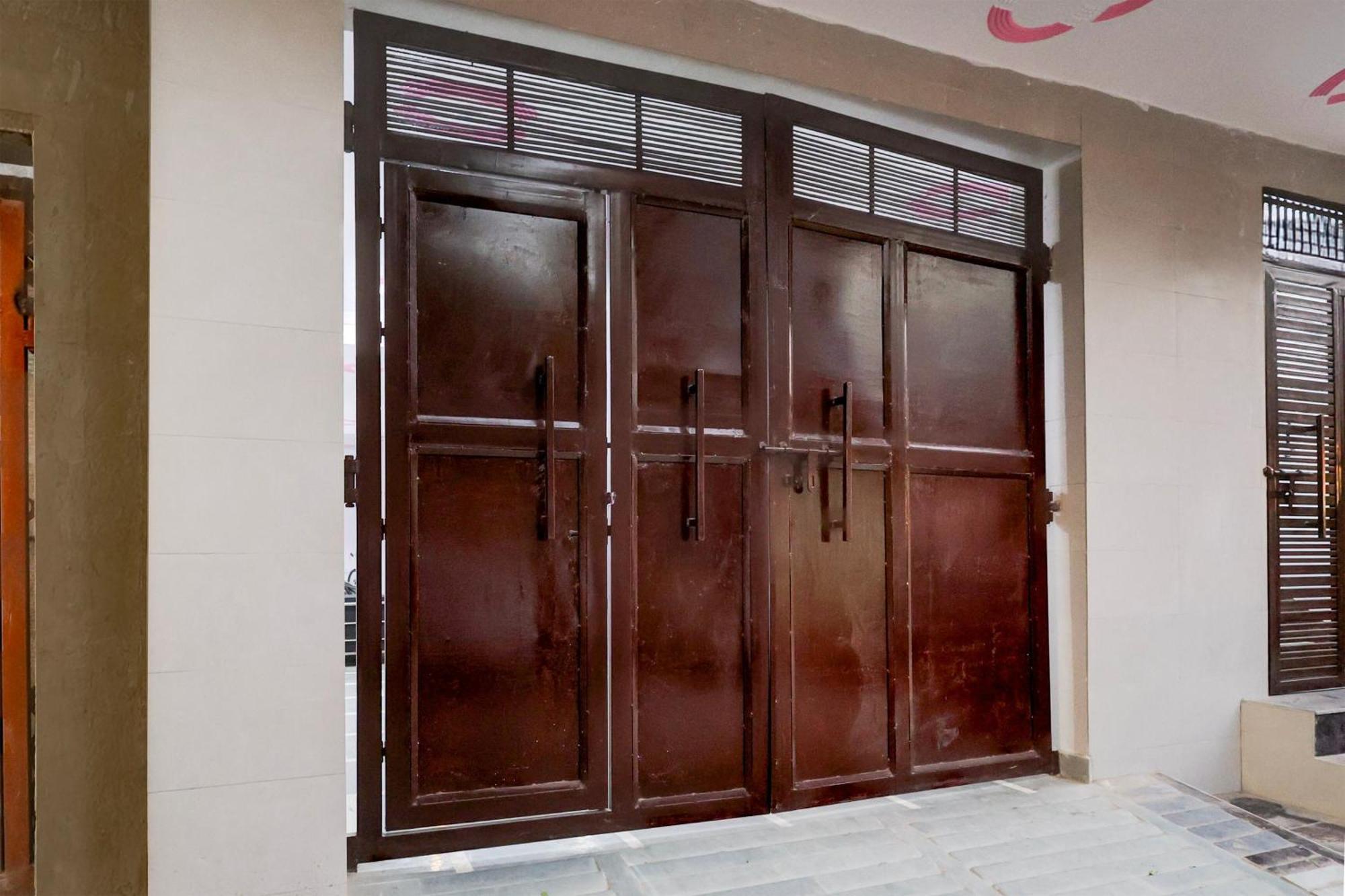 Hotel The Arrow Near Paschim Vihar 델리 외부 사진